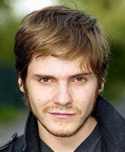 Daniel Bruhl image